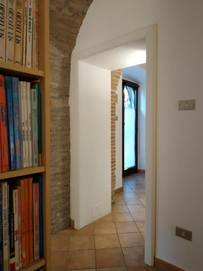 Bed And Breakfast In Piazza Orazio Venosa Exterior foto